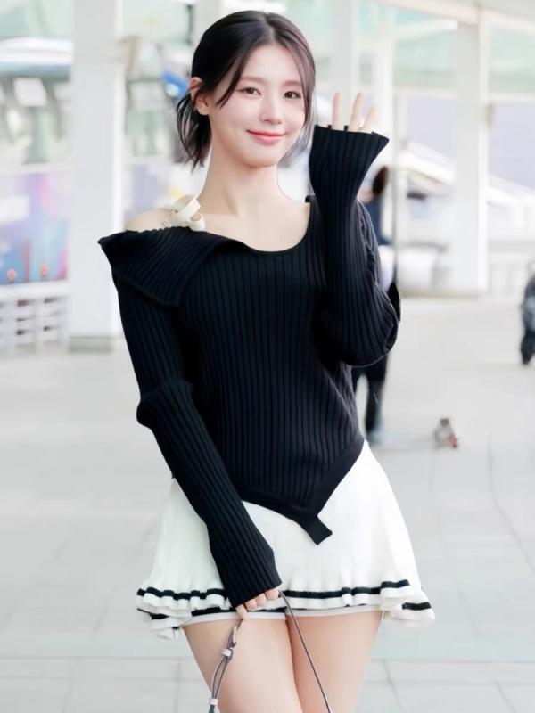 ニット トップス 女性用 斜肩 肩出し 非対称 蝶ネクタイ 紐 吊り紐 修身 セクシー 長袖 ニットセーター 羊毛混 ポリエステル 無地 セットアップなし 紐スタイル スリムフィット 普通袖 春 黒 ロイヤルブルー ベージュ グレー 韓国風 カジュアル