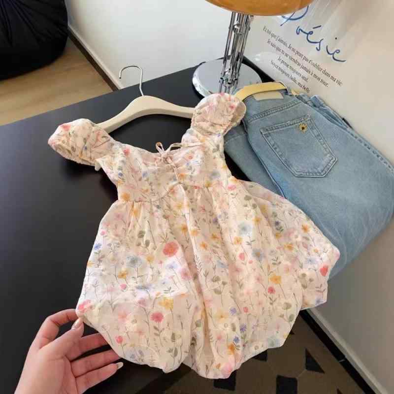 トップス 女性用 短袖 シャツ フレンチロマンチック フラワー柄 掴み腰 デザイン フレアスカート風 花苞 ブラウス 接触冷感 ポリエステル 素材 軽量 吸湿速乾 春夏 かわいい スタイル 普通丈 スクエアネック プリンセススリーブ 清新 甘め ファッシ