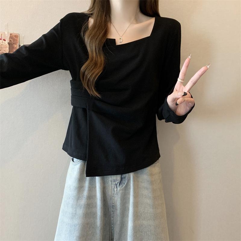 Tシャツ 女性用 春夏 ブラック ロングスリーブ ビッグサイズ プラスペサイズ 腹部カバー スリム効果 ショート丈 ストレートショルダー スクエアネック インナートップス 修身シルエット 切り替えデザイン 純色 コットン混 吸湿速乾 軽量 伸縮性 通勤カ