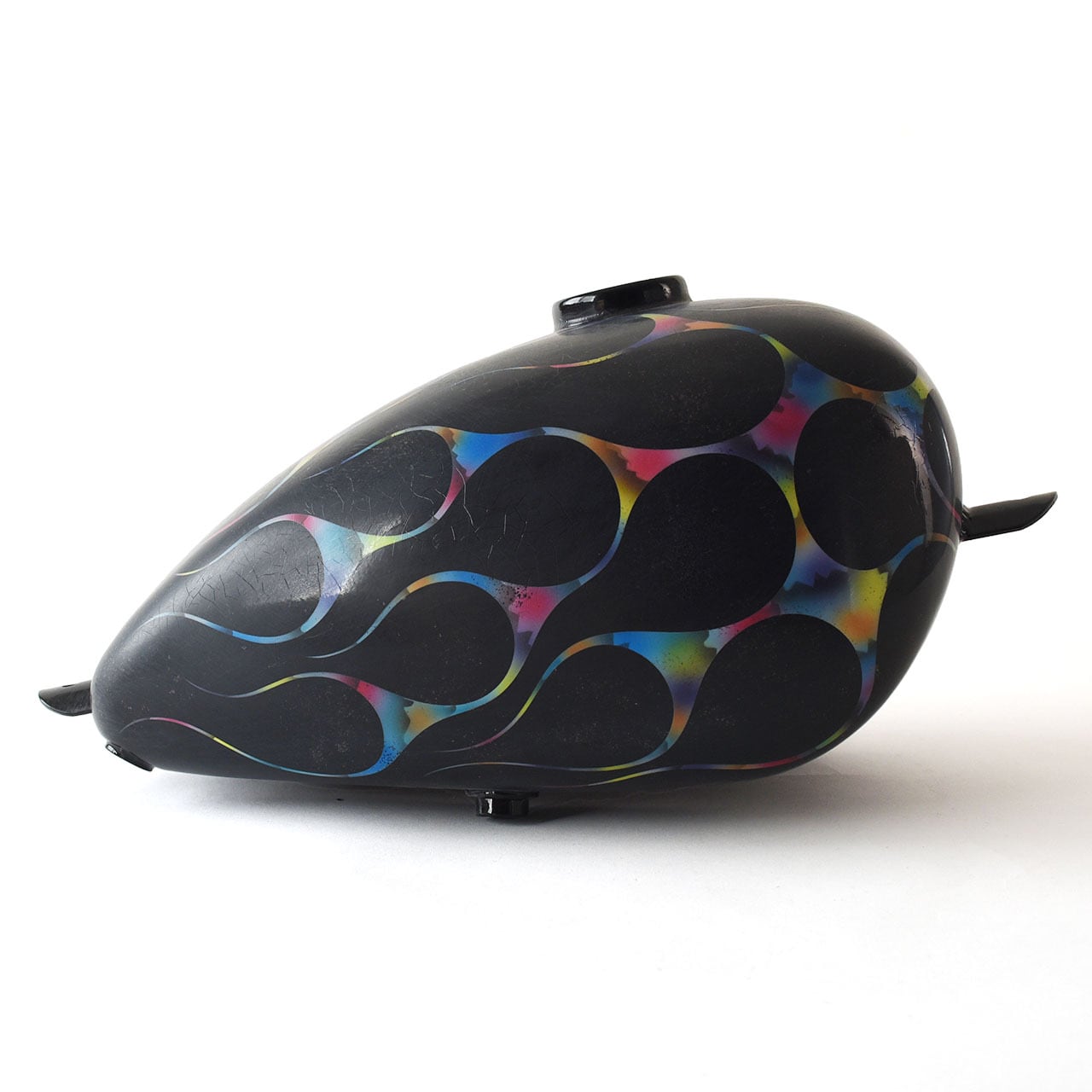 VINTAGE PAINT TANK ／ SHALLOW MOTORCYCLE ペイント済みピーナッツペイント 黒ベース 細フレイムス カラフル模様入り バイク タンク フレームス グラデーション エイジング塗装 カスタムペイント カスタムタンク シャロー