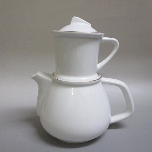 ★大倉陶園/OKURA  ティーポット /ティーフォーツー 茶こし/白磁/ゴールド生産ライン  ビンテージ  新入荷【中古】