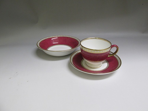 ★ウェッジウッド/Wedgwood ユーランダー/ ULANDER パウダールビーカップ＆平円盤 ロバート・エドワード・リー＋どんぶり鉢 新入荷【中古】