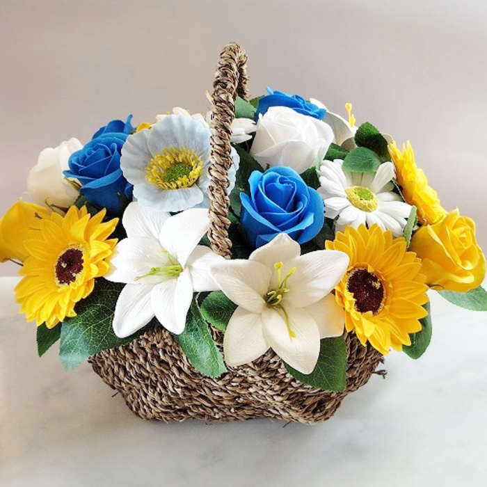 初盆花 お供え お供え初盆花 小ゆり ローズ  日回り 繰り合わせる お供え花 手かご 花かご