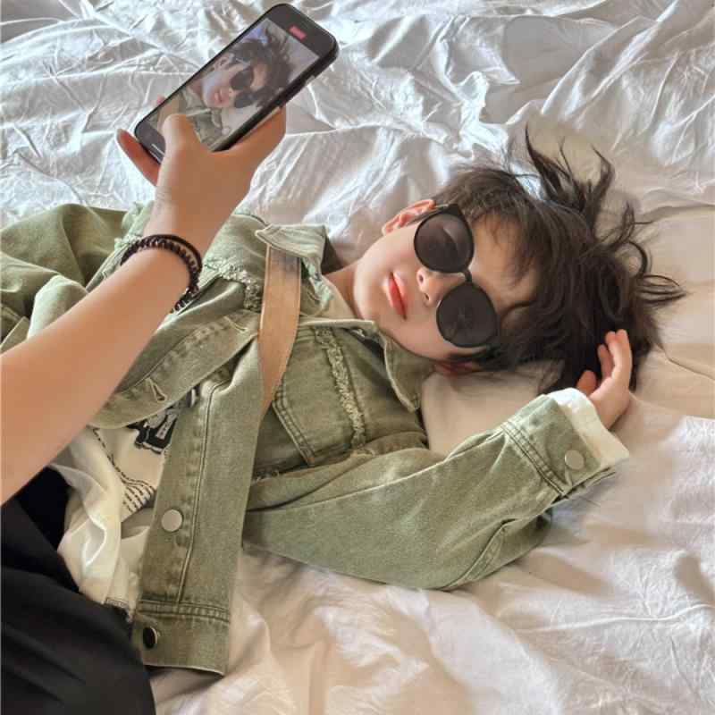子供服 ジャケット 男の子 春物 デニムジャケット 韓国風 レトロ ロゴ ワッペン アウター ボーイズ 8歳以上 140cm以上 緑