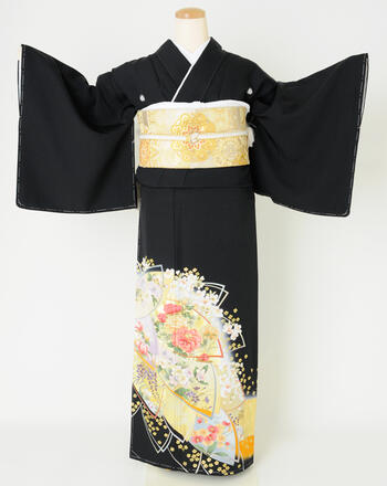 【10％OFFクーポン配布中】黒留袖レンタルフルセット【15～21号対応】「金箔花々に刺繍牡丹」a226（156～171cm位）【レンタル】【送料無料】母 祖母 親族 結婚式 披露宴 オールシーズン 大きいサイズ 幅広 ゆったり