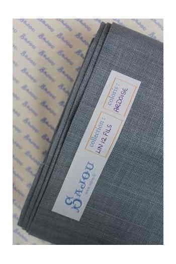 sajou 麻布 反物 32ct リネン 刺しゅう布 130x90cm 【アルドイズ-LIN ? BRODER 12 FILS AU CM AU M?TRE ARDOISE-】フランス製 T_LIN_12_M_100_140_ARDO 【予約】