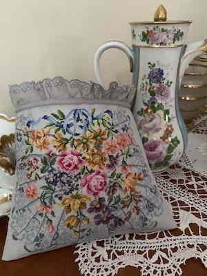 Reflets de Soie はりつけ台編み目 ししゅう 一揃いの道具 手芸 【 Pochette Vintage 2 - pack de soies d\u0027Alger 】 Isabelle Mazabraud Kerlan フランス共和国 PochetteVintage2Soies