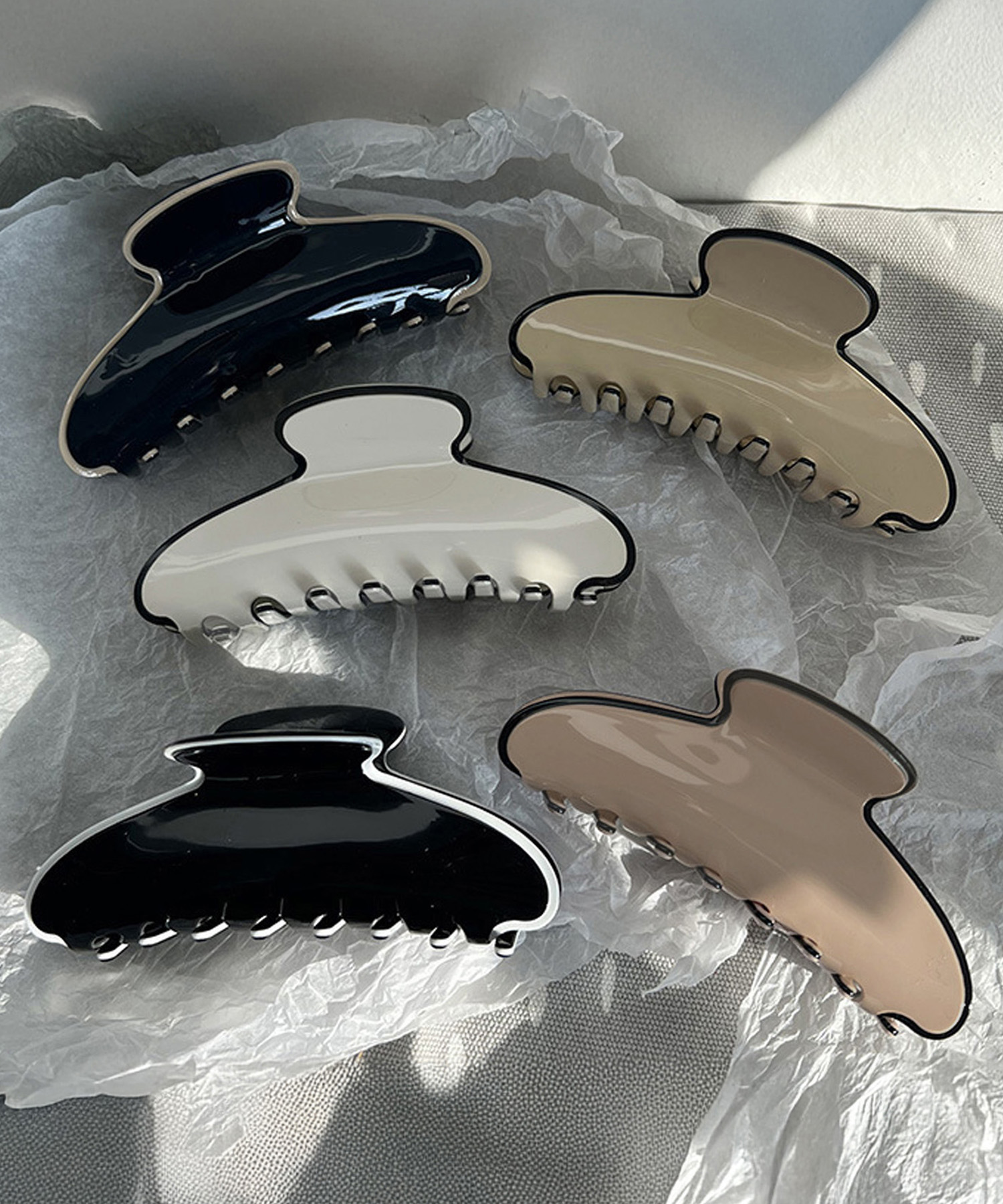 【10/1まで最大30%OFFクーポン+1780円→1390円セール】【定形外郵便】ヘアクリップ クリップ バンスクリップ ハーフアップ 髪留め パイピング 縁取り バイカラー 大きめ しっかり留まる ボリューム 髪飾り レディース かわいい 人気 まとめ髪 簡単 とめるだけ トレンド 大人