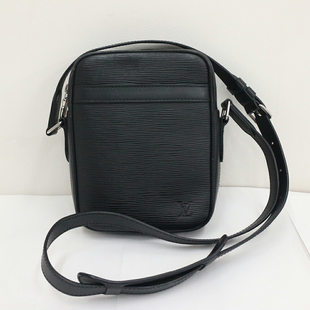 ルイヴィトン　ショルダーバッグ　カメラバッグ　ダヌーブ　ポシェット　エピ　黒 LOUIS VUITTON/ルイ・ヴィトン】 ニューカメラバッグ ニュー