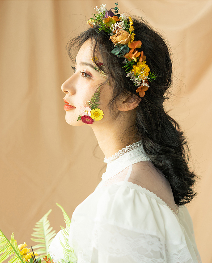 花冠 ティアラ 花かんむり ヘッドドレス 結婚式 髪飾り ウエディング カチューシャ ヘアアクセサリー 花嫁