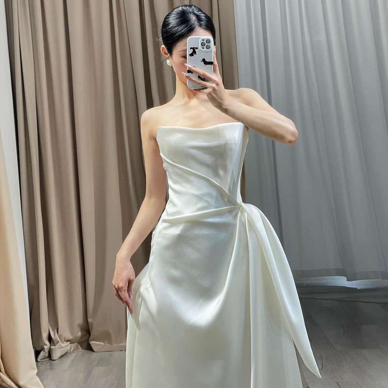 ウェディングドレス ウエディングドレス レディースドレス 花嫁ドレス スレンダーライン ドレス 二次会ウエディングドレス ワンピース ロング 白 花嫁 前撮り 披露宴 結婚式 海外挙式 サテン シンプル 教会ウェディング 教会式 オーダー 可能 ブライダル 後撮り お色直し｜渋谷ウイングス 11,360円