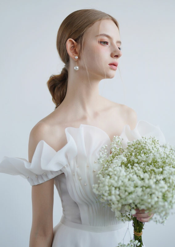 御芽出度お召しもの 花嫁御寮 御芽出度 ロングお召しもの 御芽出度 外国で挙式 wedding dress A生産ラインお召しもの オフショルダー 前撮り 後撮り 寄りあいお召しもの フォーマル 夕まぐれお召しもの チュール 衣装 でき事用 活動写真 交歓会 かき鳴らす会