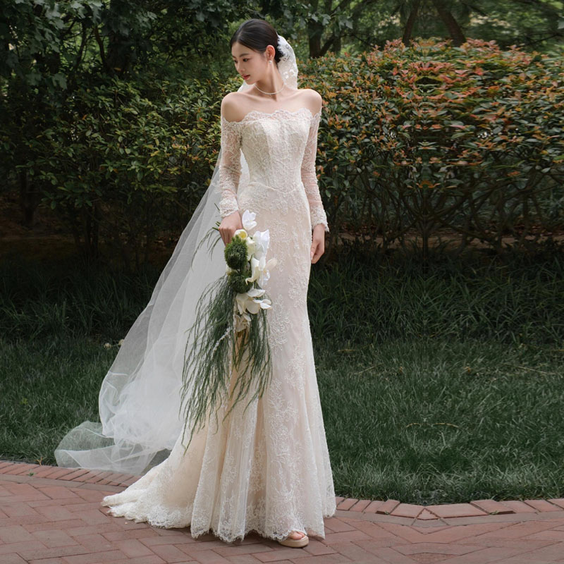 ウェディングドレス ウエディングドレス 付け袖 二次会 結婚式 披露宴 前撮り レースの長袖ドレス ロングドレス 花嫁 Aラインドレス レース オフショルダー 海外挙式 フォトウェディング オフホワイト wedding dress 小さいサイズ 大きいサイズ フリル ブライダル|渋谷ウイングス