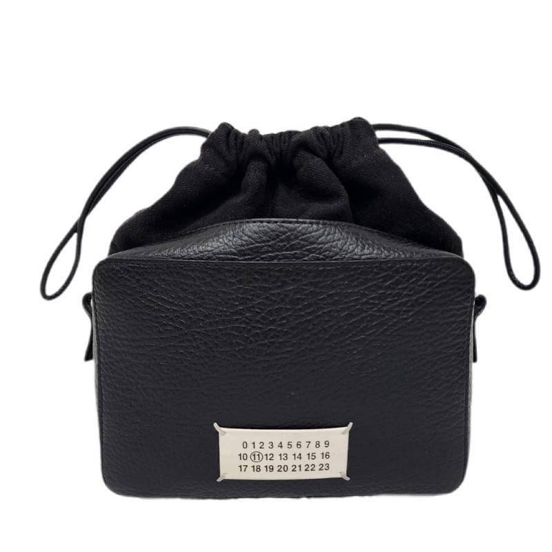 MAISON MARGIELA メゾンマルジェラ ショルダーバッグ SB1WG0018 ブラック 牛革 ショルダーバッグ ユニセックス 【中古】 12607K278｜質屋アシスト店
