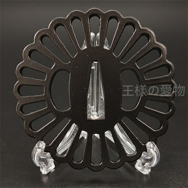 楽天市場】刀鍔 鉄地 透かし 桔梗の図 日本刀装具 鍔 つば ツバ 刀の鍔