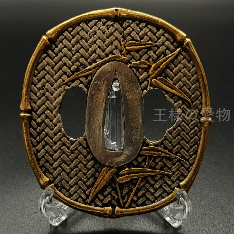 楽天市場】日本刀装具 刀鍔 銀笹夏虫図 銅地 金工 細工 鍔 つば 居合用