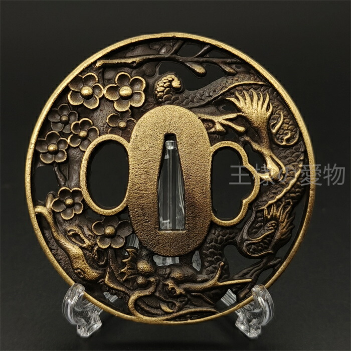 楽天市場】日本刀装具 刀鍔 卍字唐草図 合金製 金工 細工 鍔