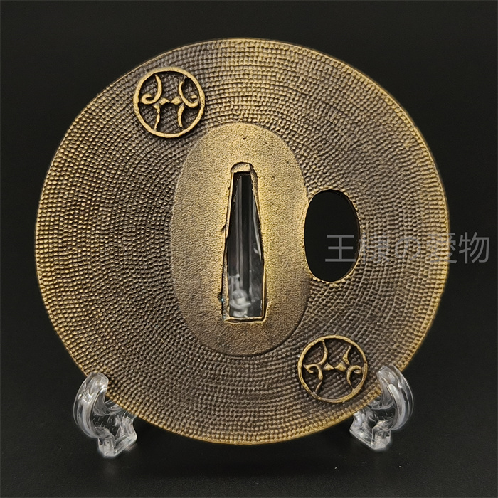 楽天市場】日本刀装具 唐草紋の図 金色 短刀鍔 合金製 現代品 鍔