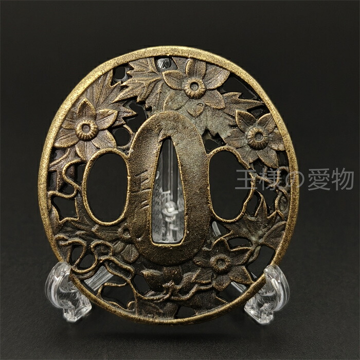 高級日本刀鍔!保存状態抜群!花の絵! 楽天市場】日本刀装具 花柄の図 刀鍔 合金製 現代品 鍔 刀の鍔