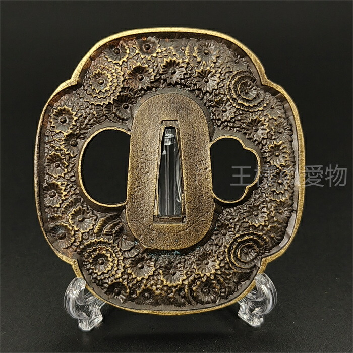 日本刀装具　鍔　蝶 imgrc0091701737.jpg
