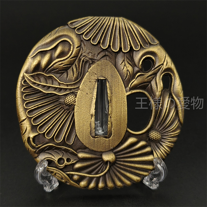 楽天市場】日本刀装具 刀鍔 菊図 合金製 金工 細工 鍔 つば 居合用