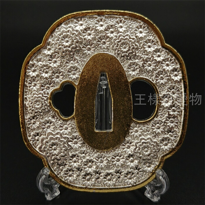 楽天市場】日本刀装具 藤の図 刀鍔 合金製 現代品 鍔 刀の鍔