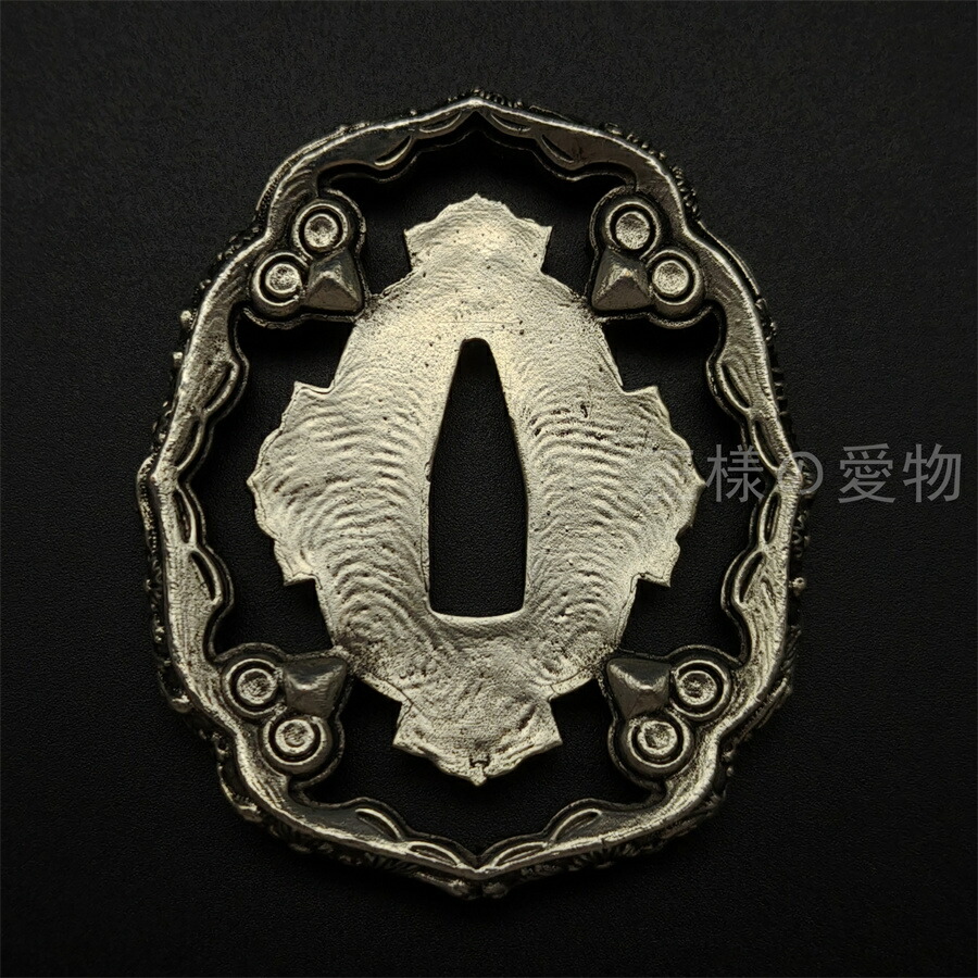 楽天市場】刀鍔 鉄地 透かし 桔梗の図 日本刀装具 鍔 つば ツバ 刀の鍔