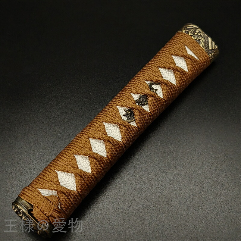 【楽天市場】日本刀柄 刀柄 長約20CM 新品 木製柄 合成鮫皮 綿巻 合金製装具 居合用 刀剣美術 日本刀装具 武道具:王様の愛物