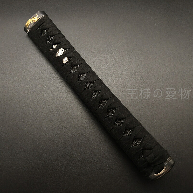 日本刀柄　大刀柄 　新品　長約26CM　銅製装具　カマキリ縁頭　虎目貫　本鮫皮　木柄　合成革巻　目釘付き　居合用