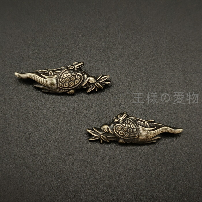 目貫 【刀装具 #4266】 （目貫） 見栄え良き金工目貫 ◇保存刀装具