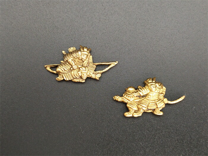 楽天市場】目貫 菊の図 銅製 細工 日本刀装具 武具 刀剣美術 : 王様の愛物