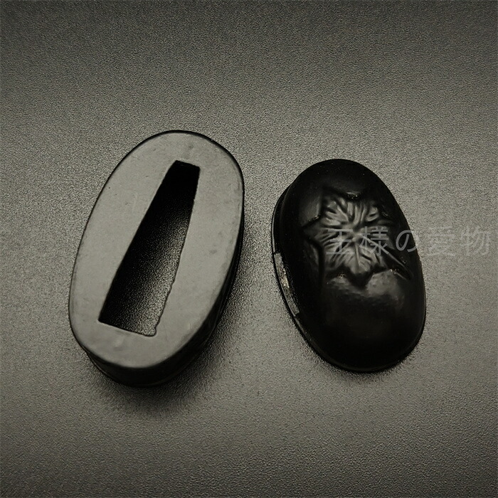 縁頭花図 真鍮地 鉄線唐草図縁頭｜現代物金具の販売 刀部 かたなべ – 刀部