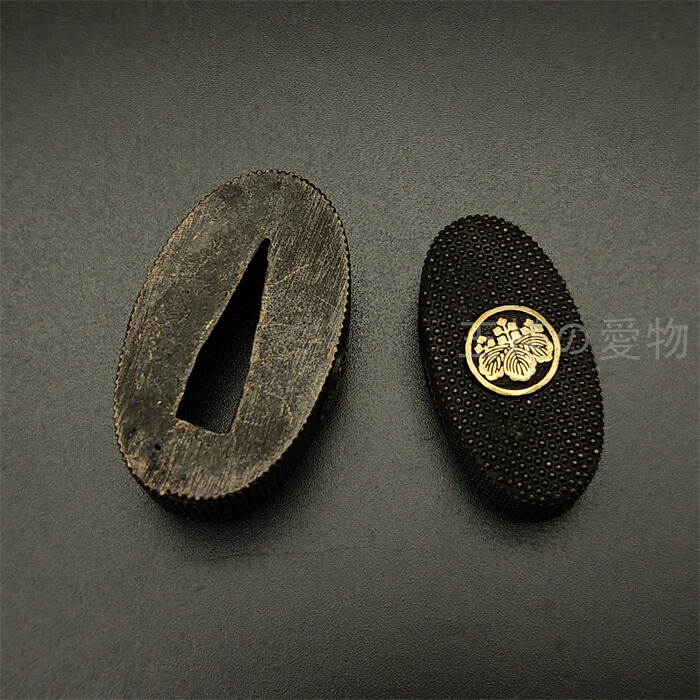 日本刀装具　縁頭　五三桐紋の図　金工品　魚子地　銅製　フチ　カシラ　刀剣美術 5,746円