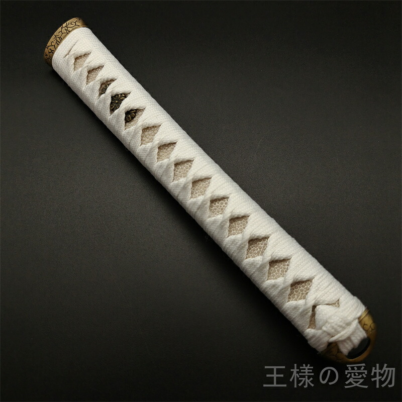 楽天市場】日本刀装具 大刀柄 新品 長約30CM 花縁頭 牡丹目貫 白本鮫皮