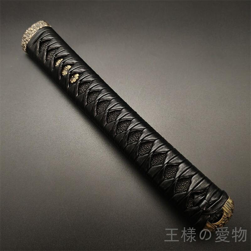 楽天市場】日本刀装具 大刀柄 新品 長約26CM 梵字縁頭 花紋目貫 本鮫皮
