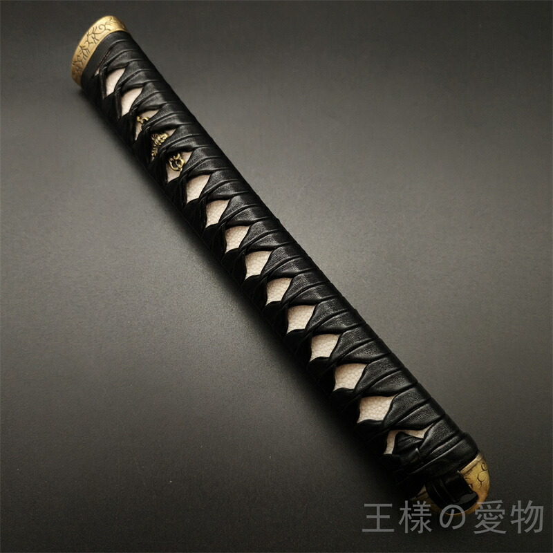 楽天市場】日本刀装具 大刀柄 新品 長約30CM 花縁頭 牡丹目貫 白本鮫皮