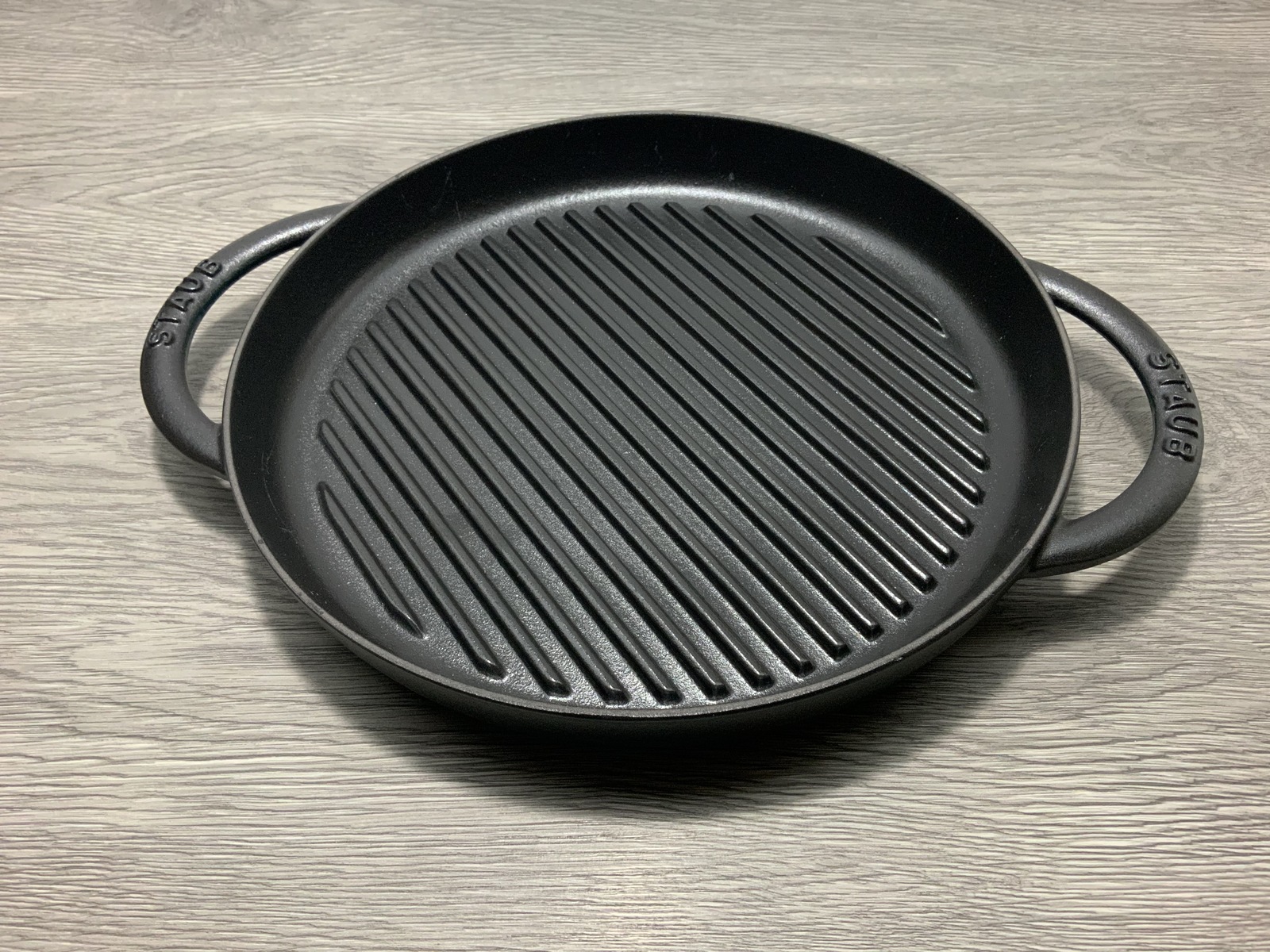 新規購入 楽天市場 Staub 丸形 グリル 26 Cm ラウンド ピュアグリル ブラック ストウブ キッチンツール 卓上 フライパン 鍋 お鍋 ホーロー 琺瑯 ホーロー鍋 Ih おしゃれ Ih対応 ストゥブ 調理器具 ブランド キッチングッズ キッチン用品 オーブン Shigemasa 手数料