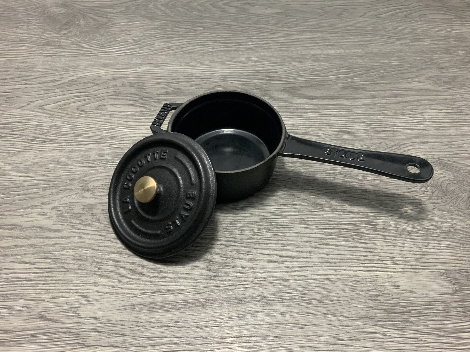ソースパン お鍋 ミニ ストウブ キッチングッズ スモール 1０センチ Staub ストゥブ ストウブ 黒 ホット ブラック キッチンツール プレート 鍋 お鍋 ホーロー 琺瑯 ホーロー鍋 Ih おしゃれ Ih対応 ストゥブ 調理器具 ブランド キッチングッズ キッチン用品 オーブン 片手
