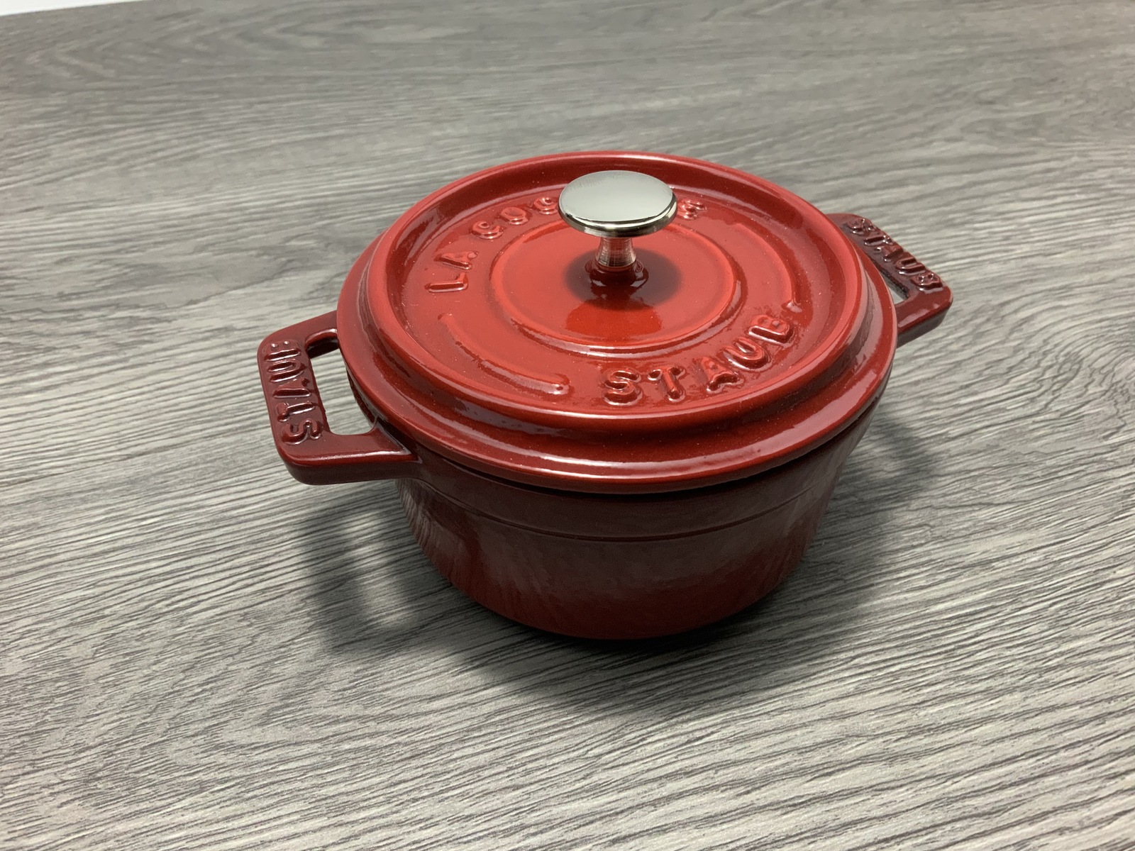 ラウンド 料理がおいしくなる魔法のお鍋 丸形 赤 おしゃれ 小鍋 キッチン用品 10センチ レッド キッチンツール プレート Ih ストウブ Staub ピコ ココット チェリー ホット 鍋 お鍋 ホーロー 琺瑯 ホーロー鍋 Ih おしゃれ Ih対応 ストゥブ 調理器具 ブランド キッチン ラウンド 料理がおいしくなる魔法のお鍋 丸形 赤 おしゃれ 小鍋 キッチン用品 10センチ レッド キッチンツール プレート Ih ストウブ Staub ピコ ココット チェリー ホット 鍋 お鍋 ホーロー 琺瑯 ホーロー鍋 Ih おしゃれ Ih対応 ストゥブ 調理器具 ブランド キッチン