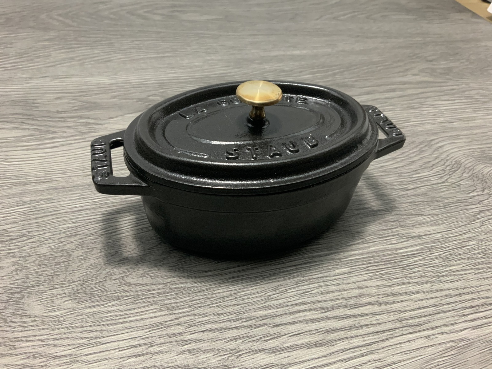 楽天市場 Staub ピコ ココット オーバル 楕円 1１センチ 黒 ブラック 小鍋 ストウブ キッチンツール ホット プレート 鍋 お鍋 ホーロー 琺瑯 ホーロー鍋 Ih おしゃれ Ih対応 ストゥブ 調理器具 ブランド キッチングッズ キッチン用品 蓋 ふた フタ 蓋付き オーブン