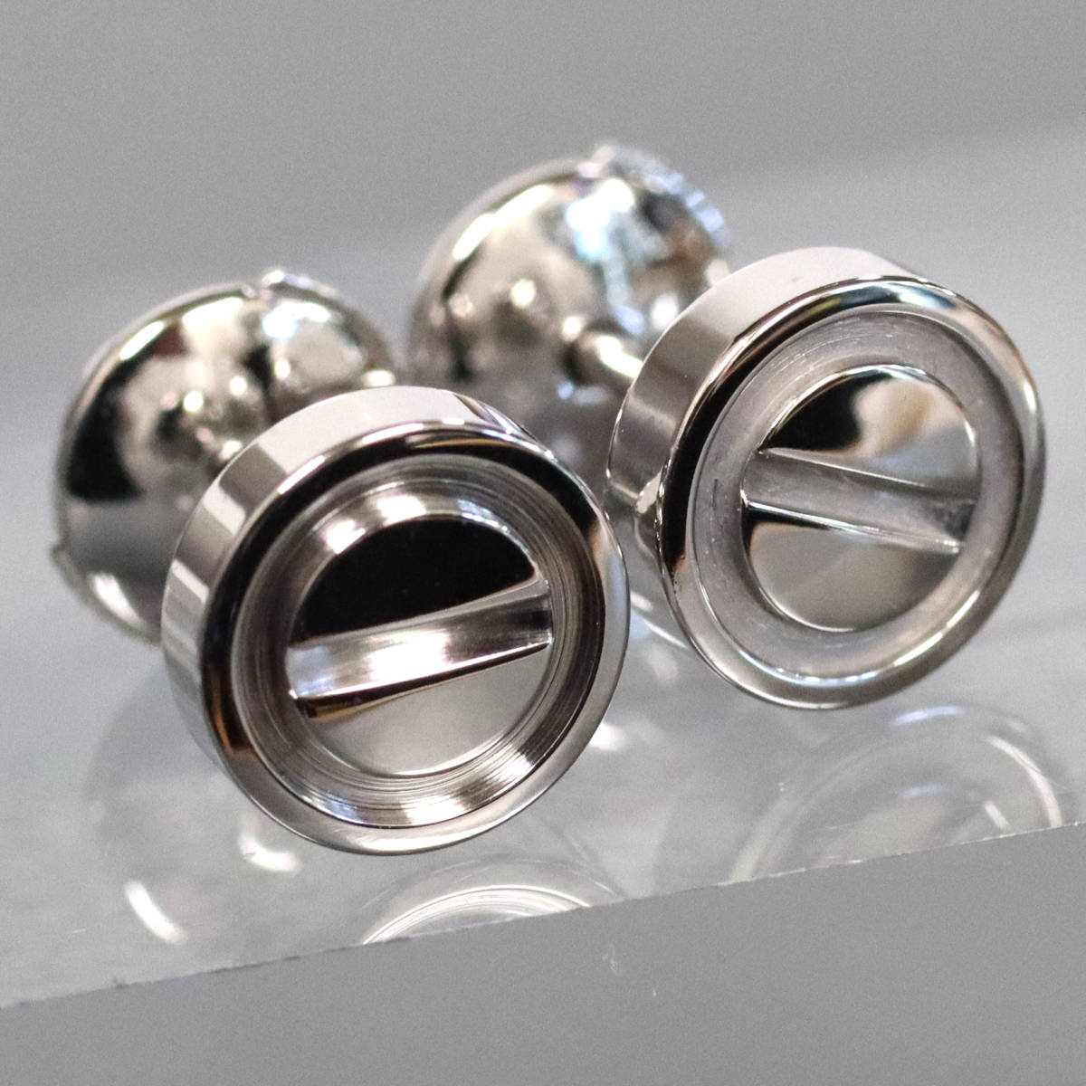 【中古】カルティエ 750WG ラブイヤリング 3.3g(B8301256)内外箱 保証書 購入明細書 LOVE STUD EARRINGS ピアス ホワイトゴールド