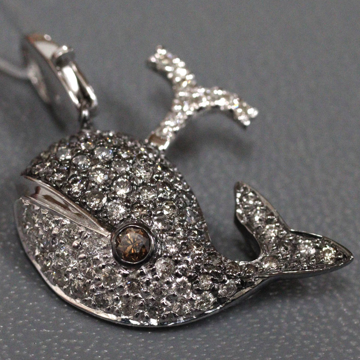 【中古】K18WGダイヤモンドペンダントトップ クジラモチーフ D1.00 3.6g ホワイトゴールド 鯨 動物モチーフ チャーム