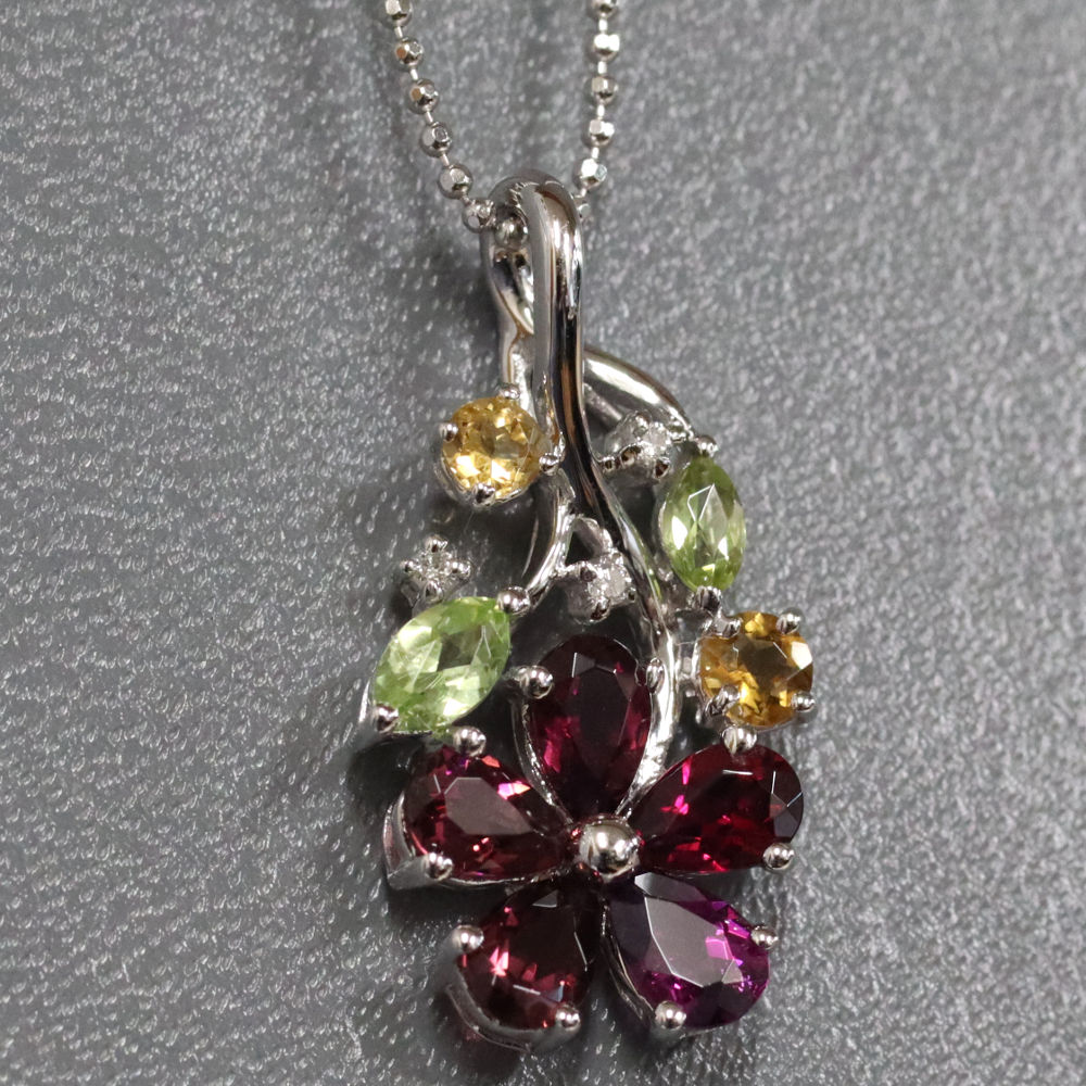 【中古】K18WGマルチカラーストーンペンダント フラワーモチーフ 2.06 D0.03 5.2g 45cm ホワイトゴールド