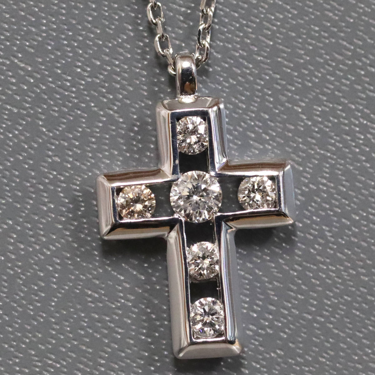 【中古】ヴァンドーム K18WGダイヤモンドネックレス クロスモチーフ D0.32 4.3g 43cm ホワイトゴールド