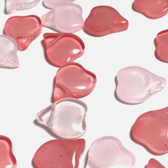 楽天市場 8個セット 花びらのガラスビーズ 桜 ハート 花 フラワー ピンク レッド 赤 パーツ ハンドメイド 色彩キューブ