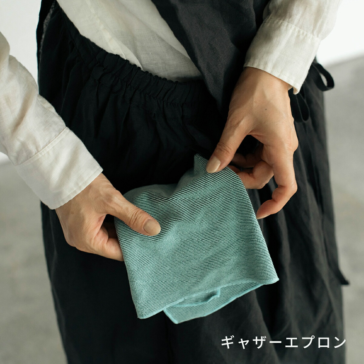 INSCRIRE アンスクリア コットンリネン エプロン ワンピース INSCRIRE アンスクリア コットンリネン エプロン ワンピース