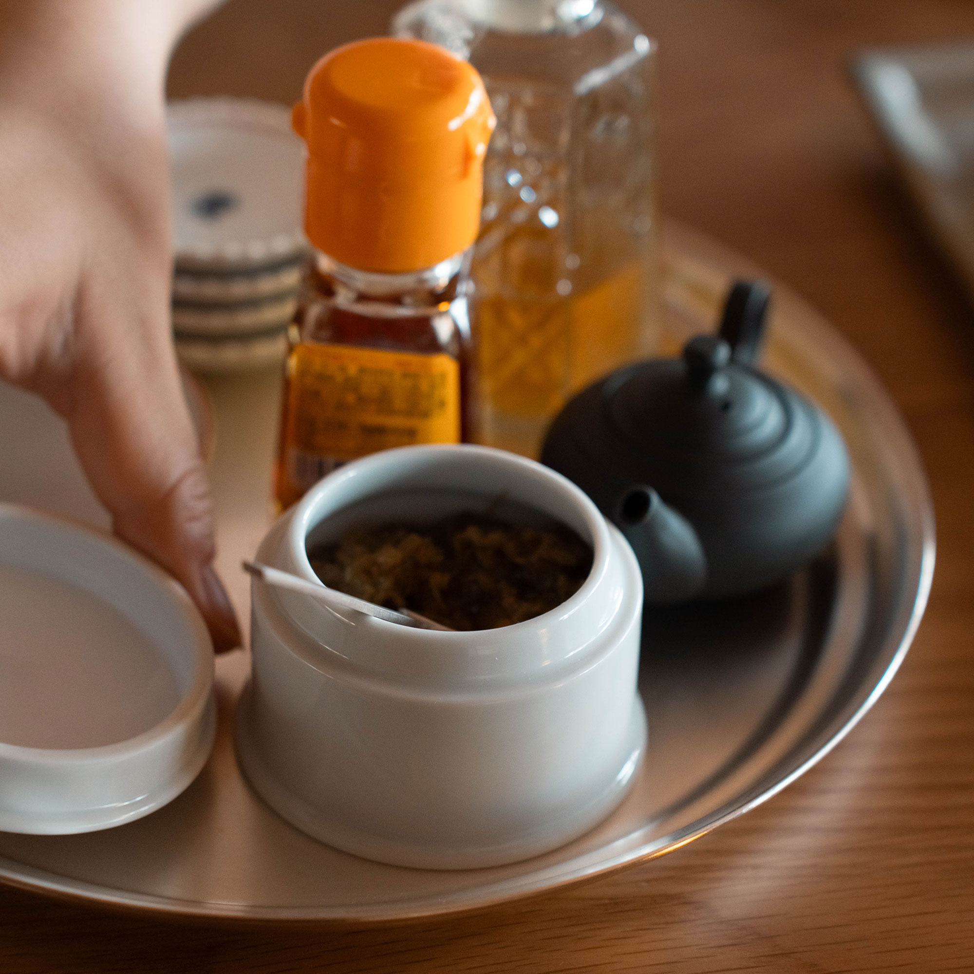 楽天市場】東屋 醤油差しN°2 醤油さし 45ml 日本製 調味料入れ 磁器