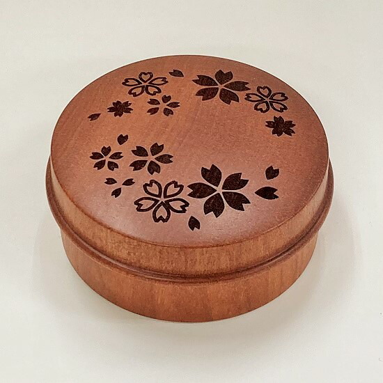 【セール延長・新品】 香合　游　下出祐太郎作　2.5寸　下出蒔絵司所 フォロー割・新品】 香合 游 下出祐太郎作 2.5寸 下出蒔絵司所