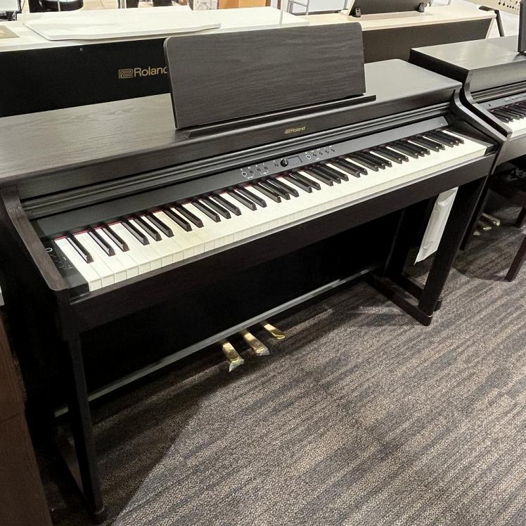 【楽天市場】Roland（ローランド）/RP701 【中古】【USED】デジタルピアノ（電子ピアノ）キャビネットタイプ（側面あり）【ららぽーと