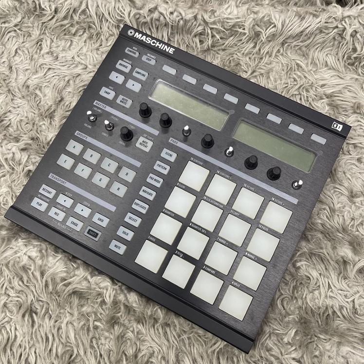 楽天市場】AKAI(アカイ）/MPC LIVE 【中古】【USED】サンプラー